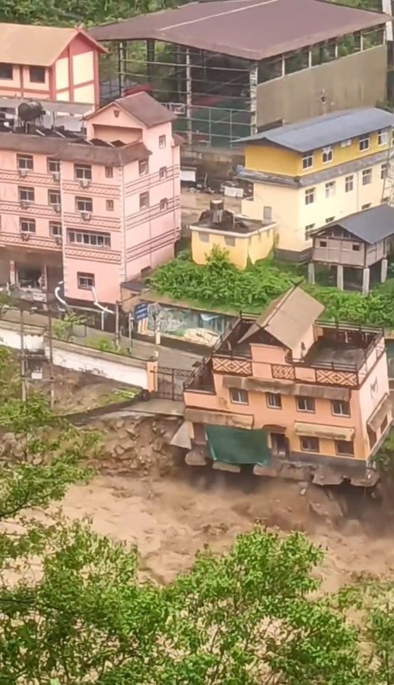 山洪暴发